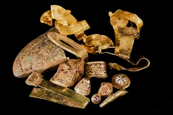 Staffordshire Hoard,...