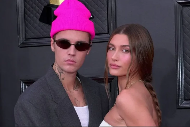 Hailey Bieber Posting...