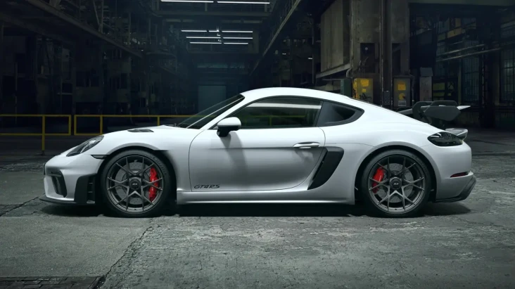 Intip Spek Porsche GT4...
