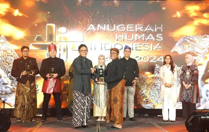 Kinerja Komunikasi PLN...