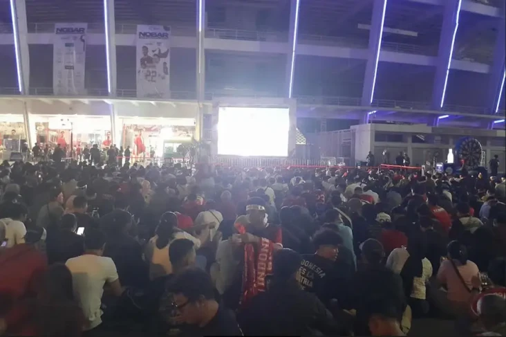 Suporter Padati Plaza...