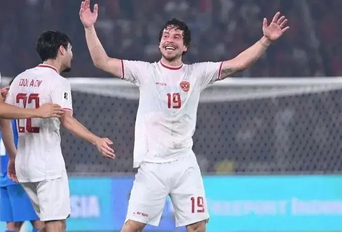 Thom Haye Cetak Gol!...