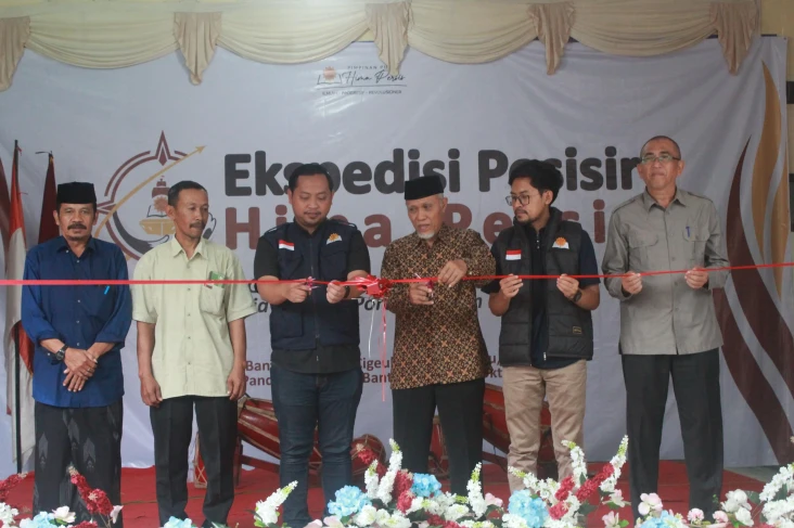 Pengabdian Masyarakat,...