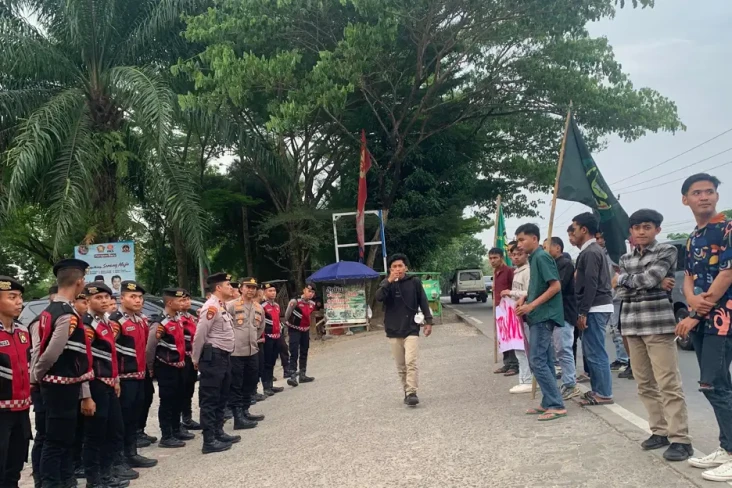 Pilkada Banten, Mahasiswa...