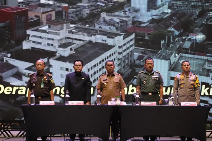 Jelang Pilkada Serentak,...