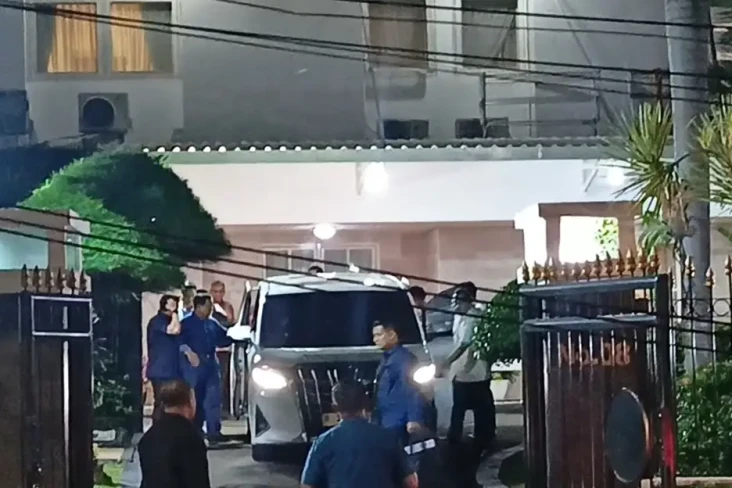 Prabowo Keluar dari...