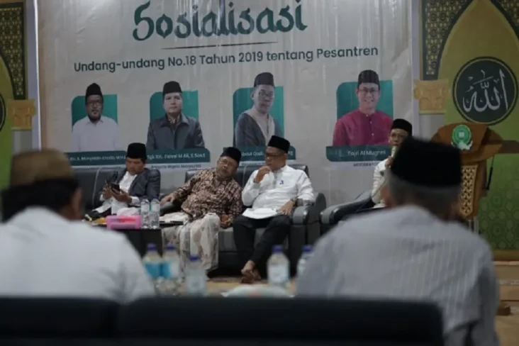 Turun ke Jambi, Majelis...