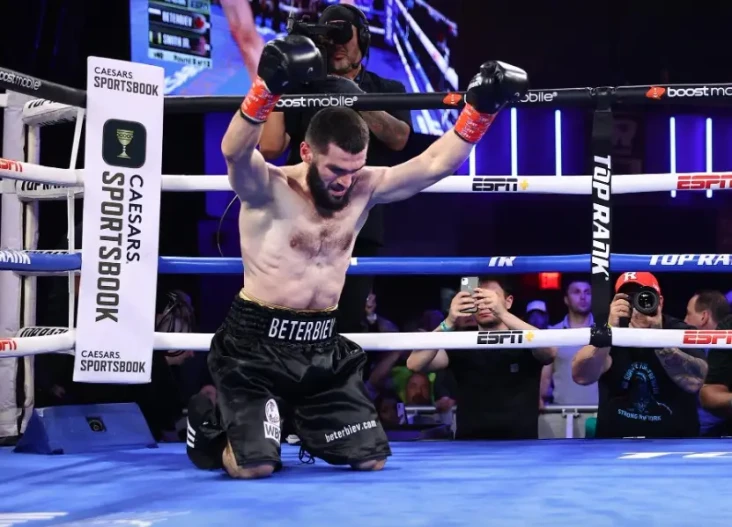 Momen Artur Beterbiev...