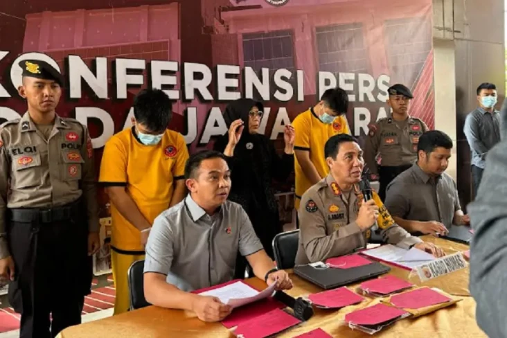 2 Kaki Tangan Bandar...