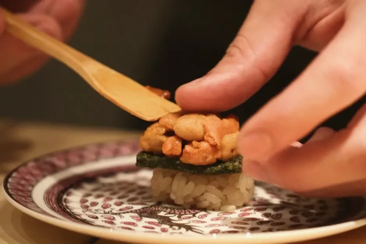 Apa Perbedaan Omakase...