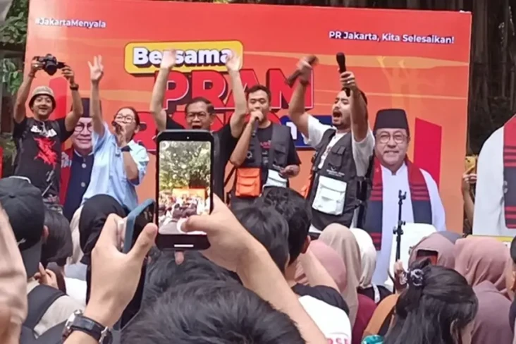 Pramono Karaoke hingga...