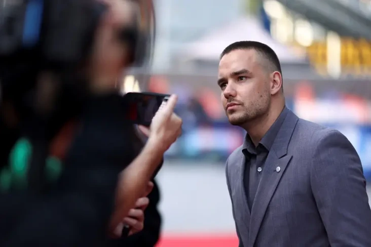 Liam Payne Tunjukkan...