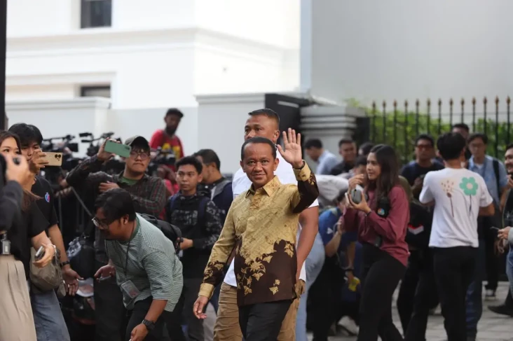 Gelar Doktor dari UI...