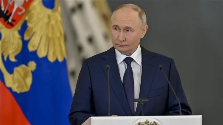 Putin Tegaskan Perang...