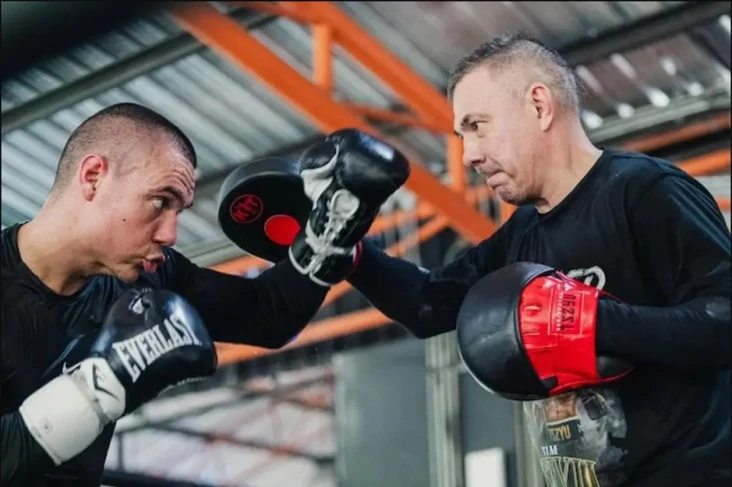 Kisah Dinasti Tszyu:...