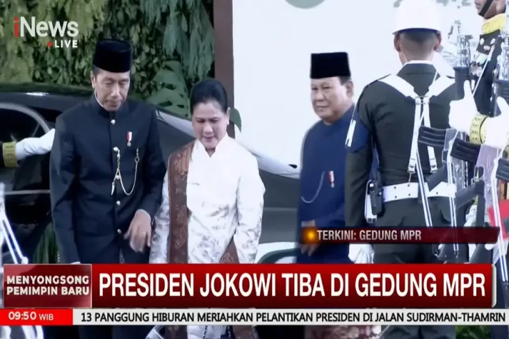 Prabowo Sambut Jokowi...