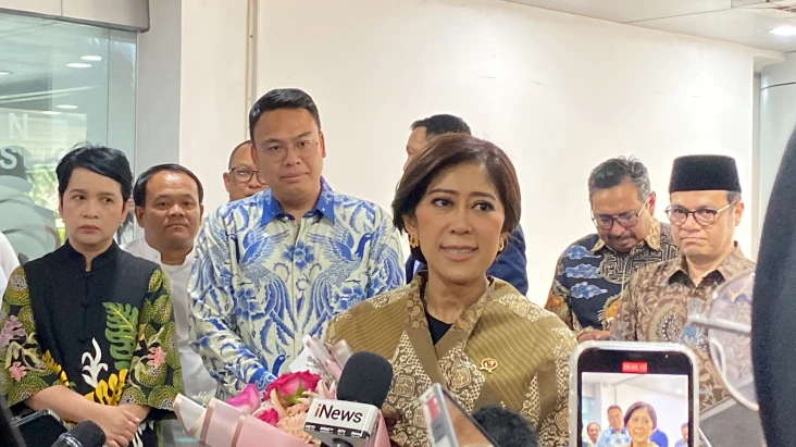 Meutya Hafid Resmi Jadi...