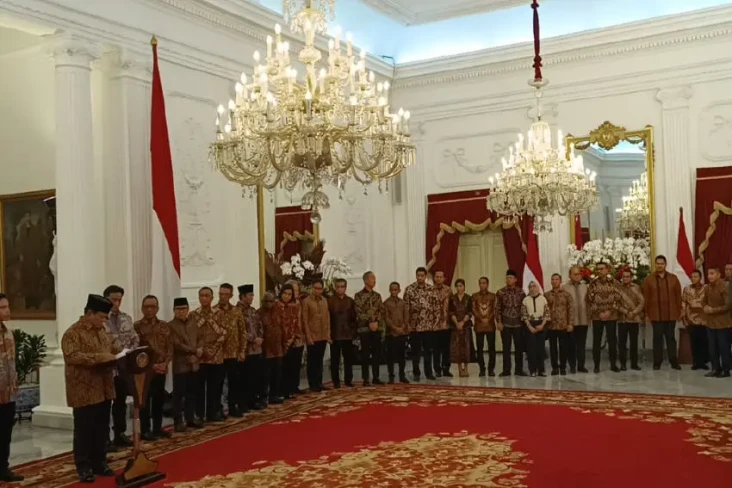 Nadiem Makarim Lengser,...
