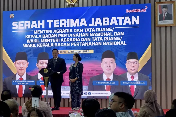Perdana Jadi Menko,...