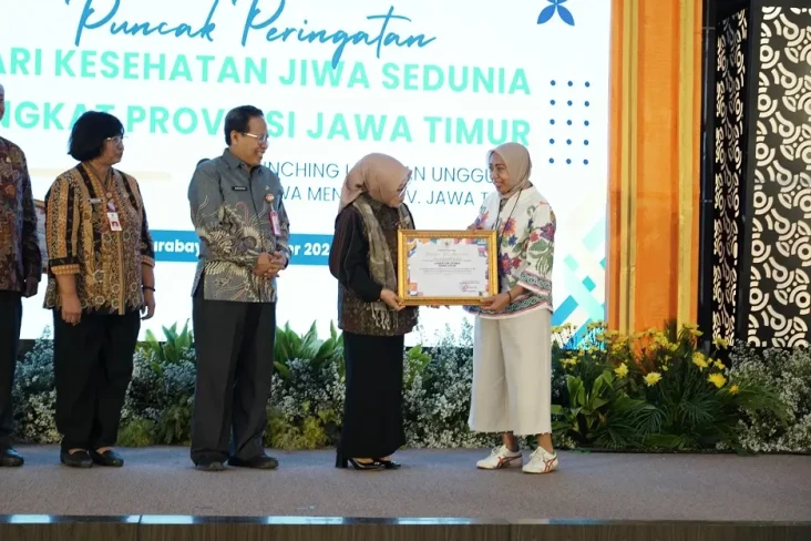 Bank Jatim Raih Penghargaan...