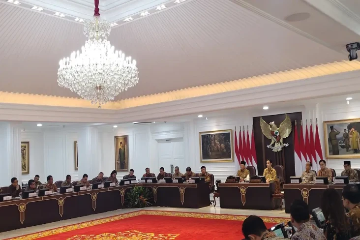 Minta Menteri Efisiensi...