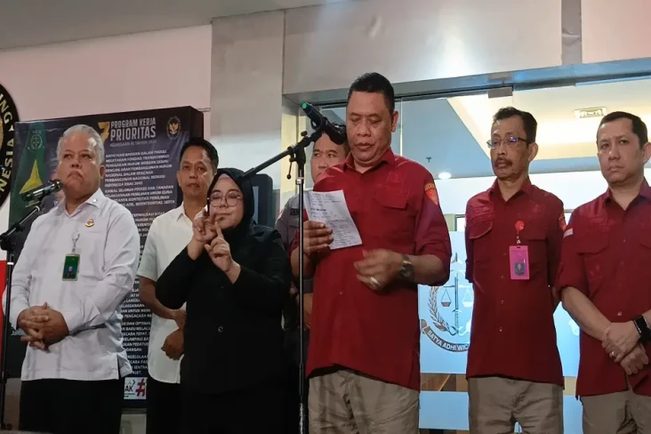 Kejagung Tetapkan 3...