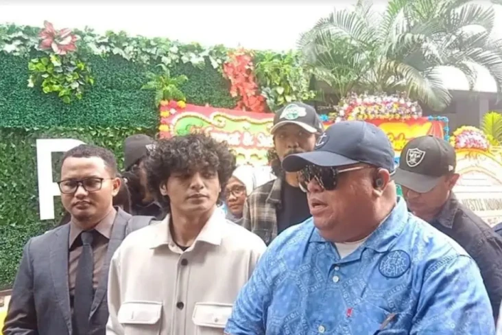 Lolly Bakal Laporkan...