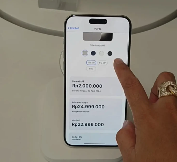Cara aktifkan eSIM di...