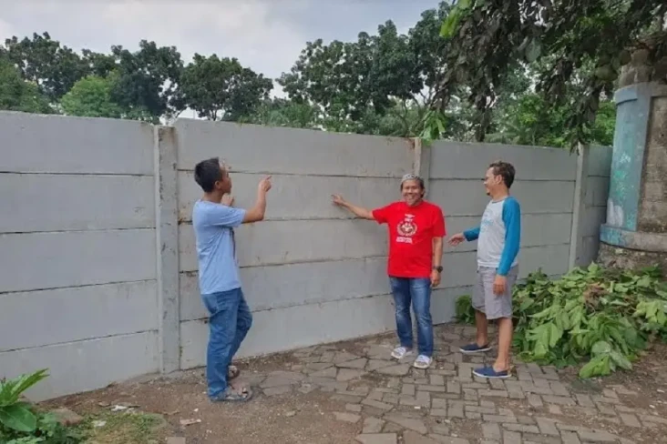 Tembok Gang Besan Dibongkar,...
