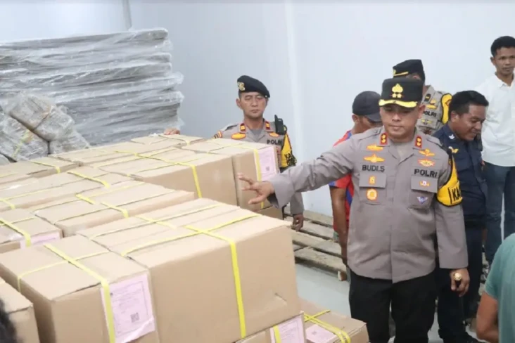 Ratusan Ribu Surat Suara...