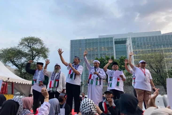 Protes Serangan Israel...