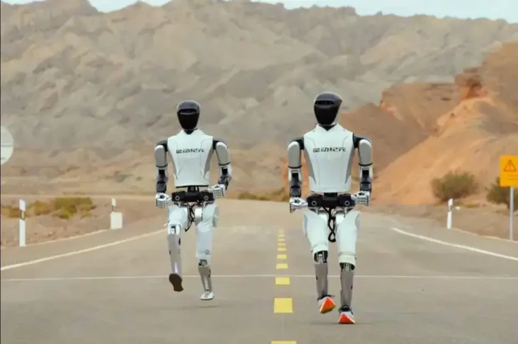 Robot Ini Pakai Sepatu...