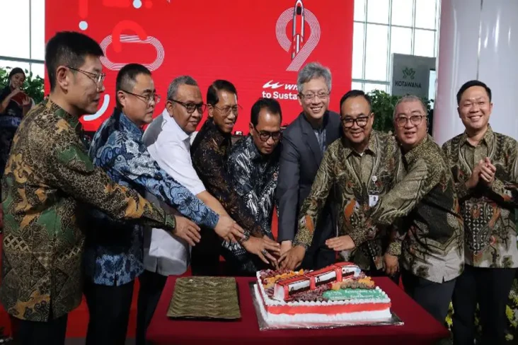 Merayakan Ulang Tahun...
