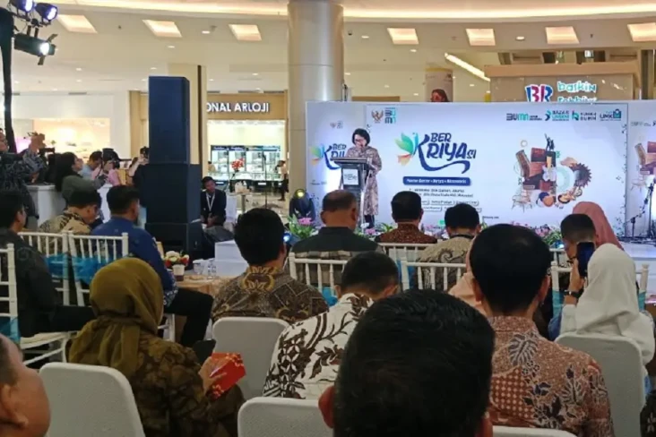 Bazar UMKM di Makassar,...