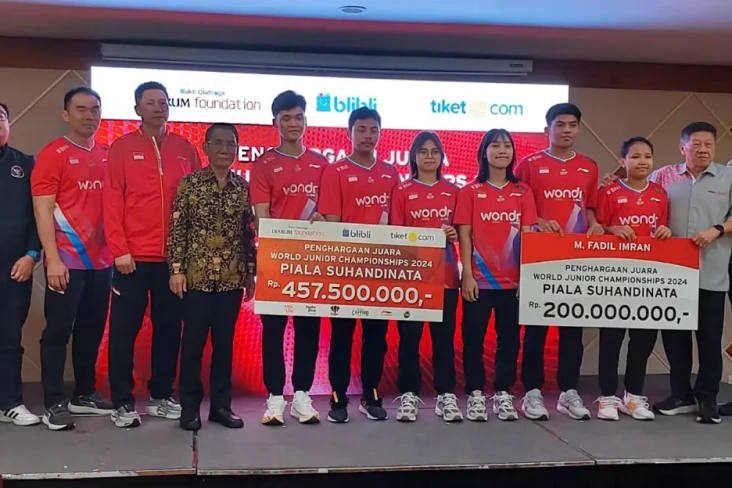 Tim Juara Piala Suhandinata...