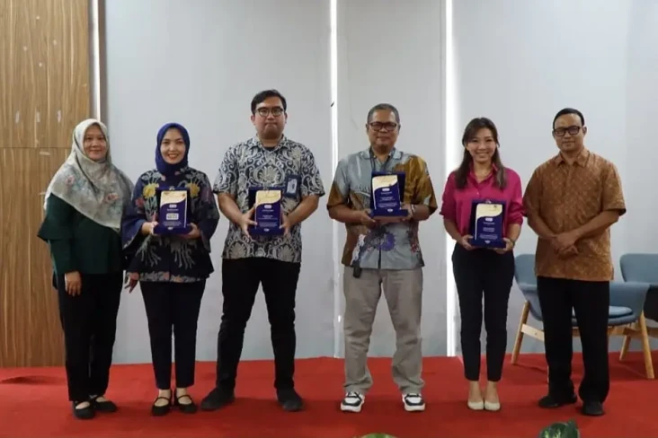 Dorong Akselerasi Transisi...