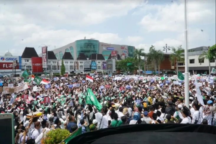 Tuntut Proses Hukum...