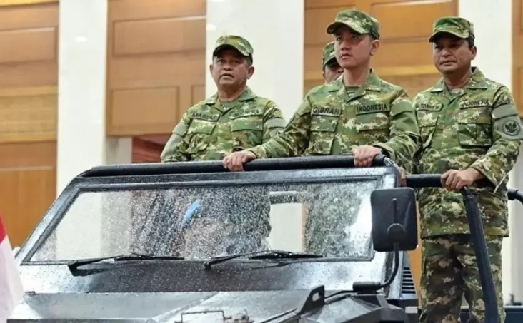 Dua Minggu Indonesia...