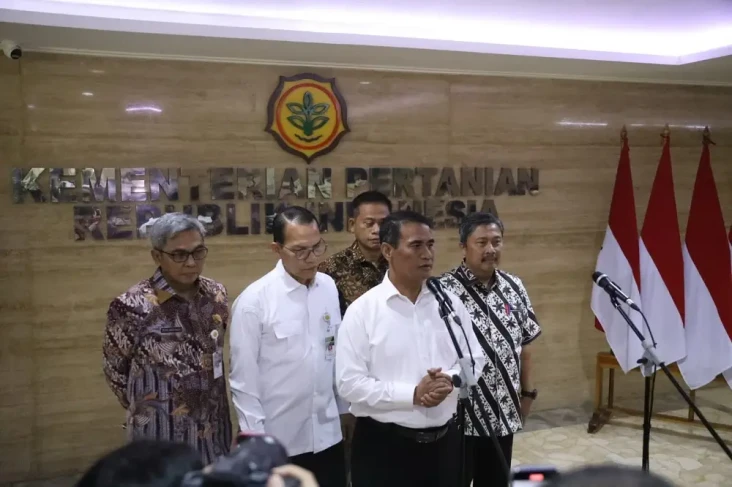 Mentan Amran Tegaskan...