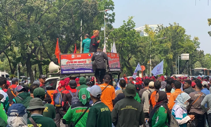 Buruh Desak UMP Jakarta...