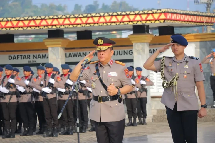 Irjen Helmy Santika...