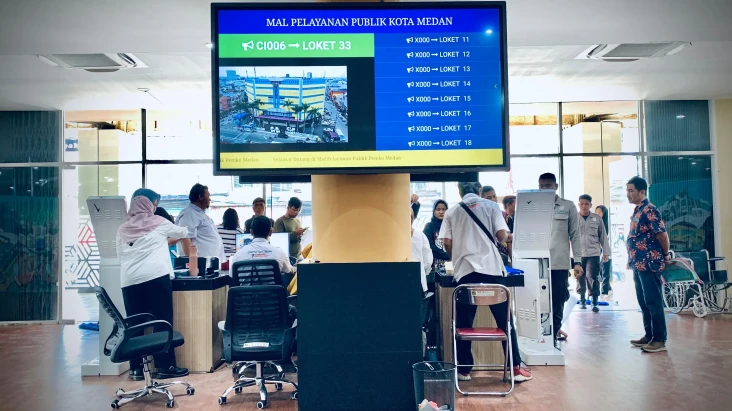 Digagas Bobby Nasution,...
