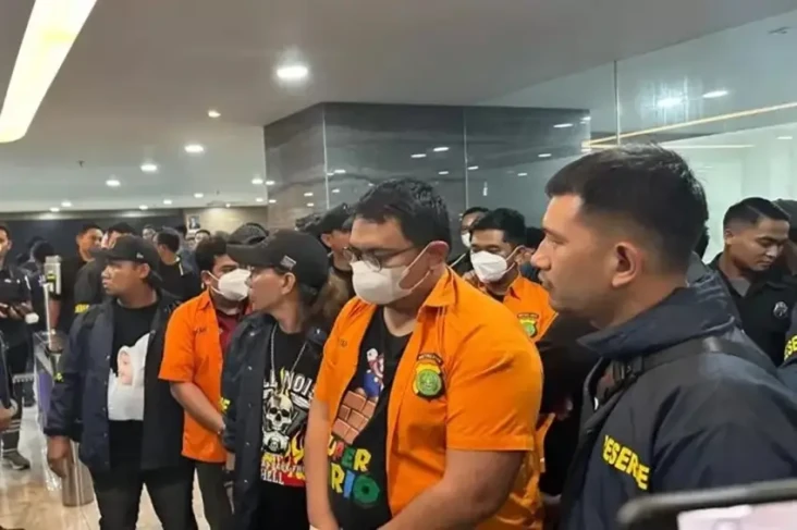 Orang Dalam Pemerintahan...