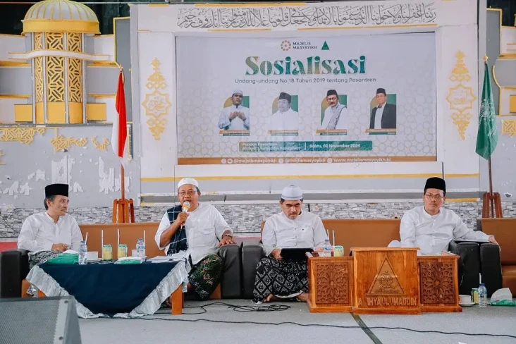 Sosialisasi UU Pesantren,...