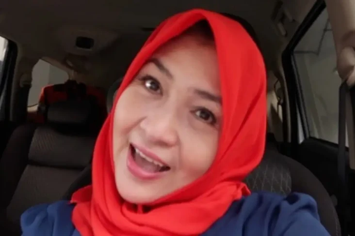 Dina Mariana Alami Masalah...