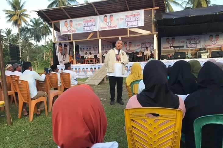 Keliling 13 Kabupaten,...