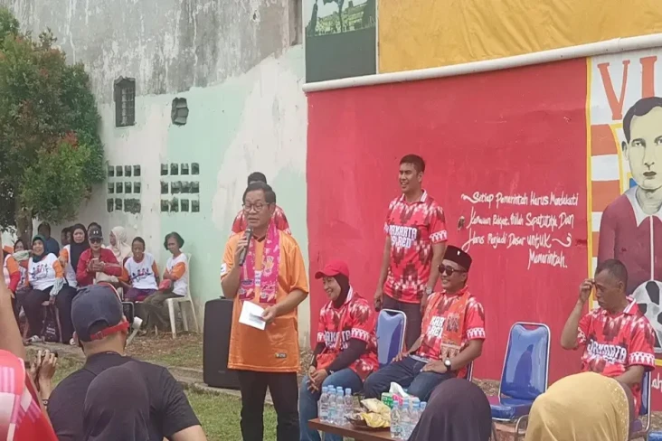 Kerja Bakti di Stadion...