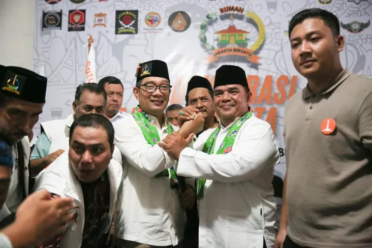 Ridwan Kamil Hadiri...
