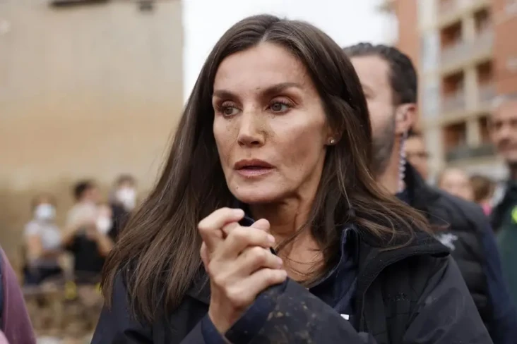 Ratu Letizia Menangis...