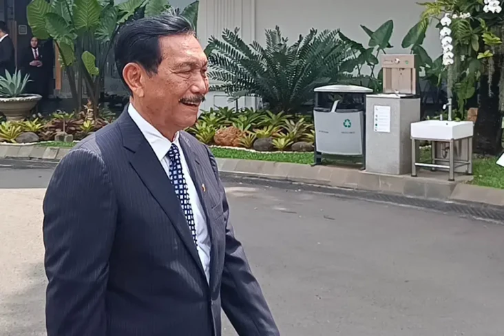 Ketua Dewan Ekonomi,...